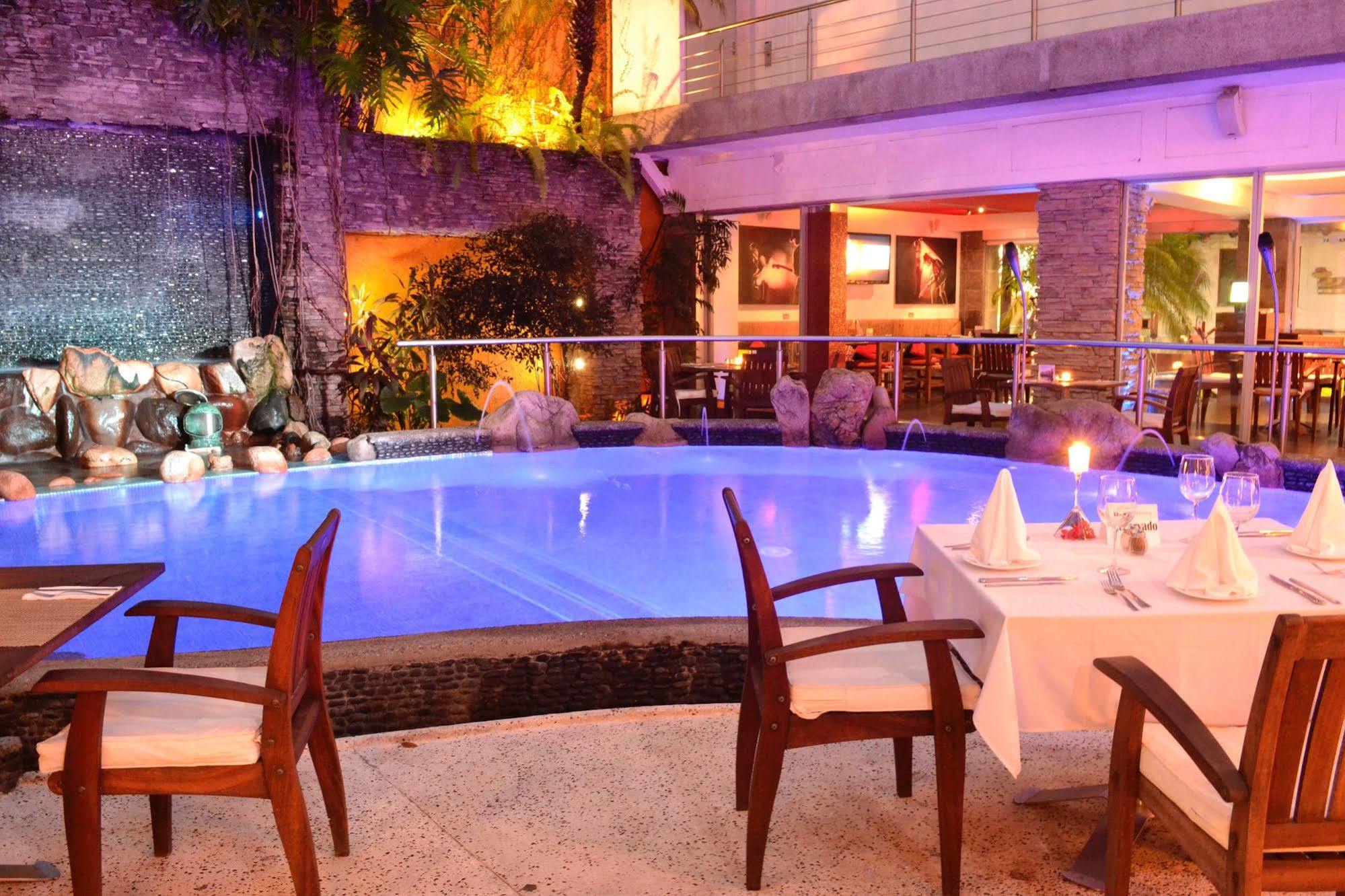 Hotel Rio Malecon Πουέρτο Βαγιάρτα Εξωτερικό φωτογραφία
